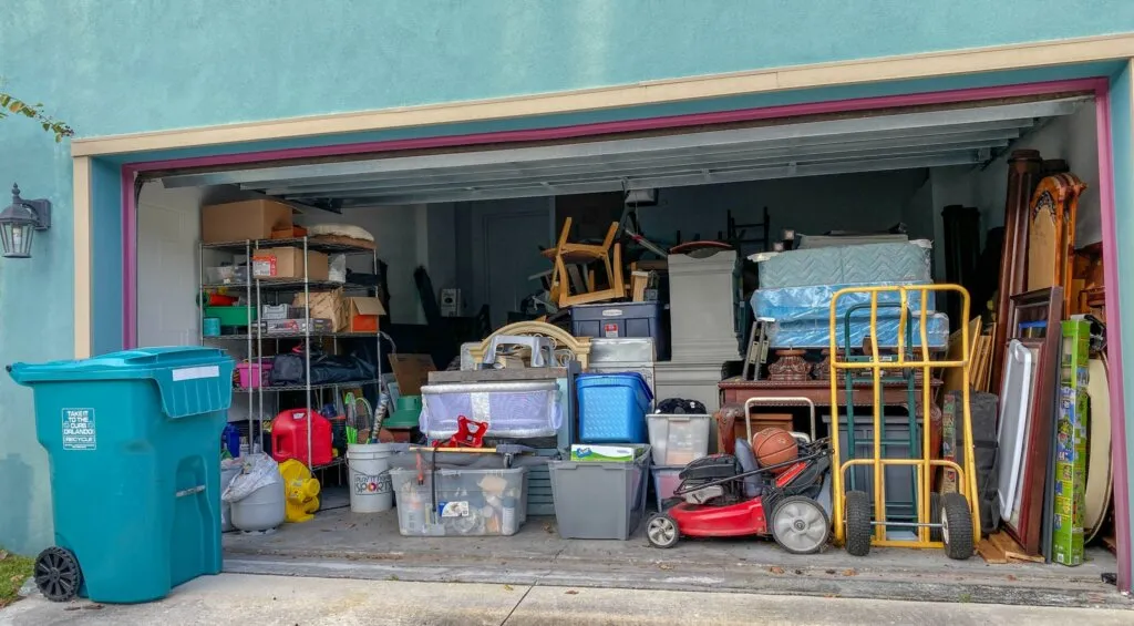 clean out Tucson hoarder house